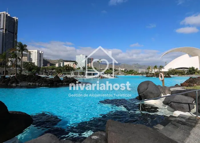 The Mills Cruz, By Nivariahost דירה